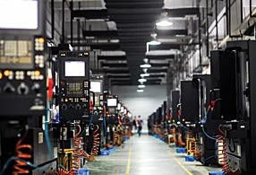 瑞声科技获中金上调评级，股价短期波动显市场分化预期